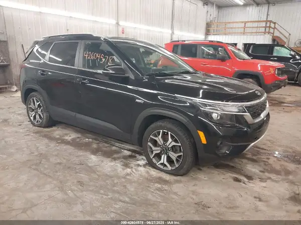 KNDERCAA7M7213058 2021 KIA SELTOS - Image 1