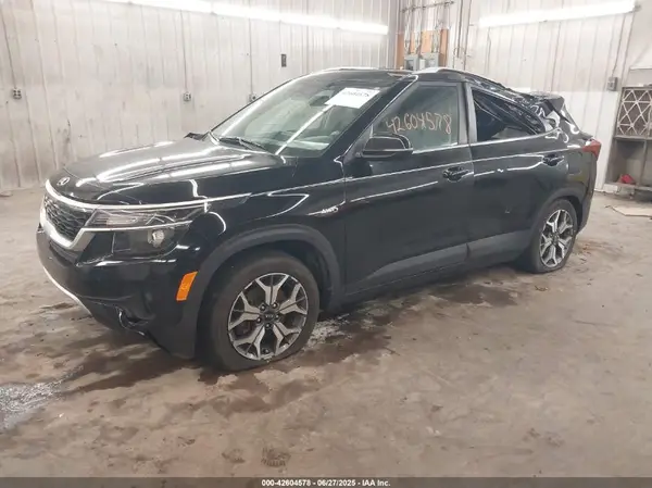 KNDERCAA7M7213058 2021 KIA SELTOS - Image 2