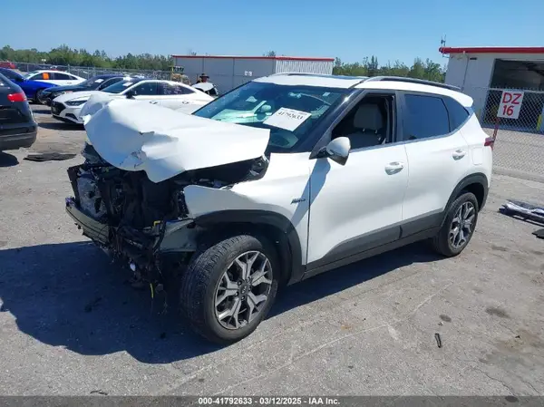 KNDERCAA7M7220933 2021 KIA SELTOS - Image 2