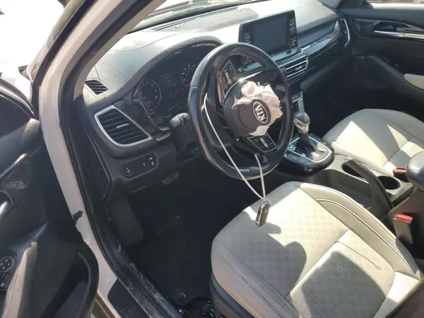 KNDERCAA8M7049805 2021 KIA SELTOS - Image 8