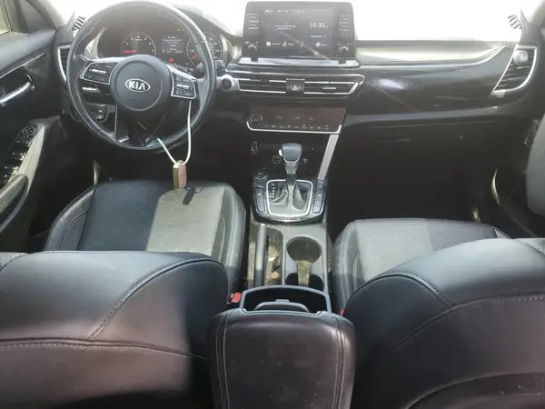 KNDERCAA8M7053904 2021 KIA SELTOS - Image 8