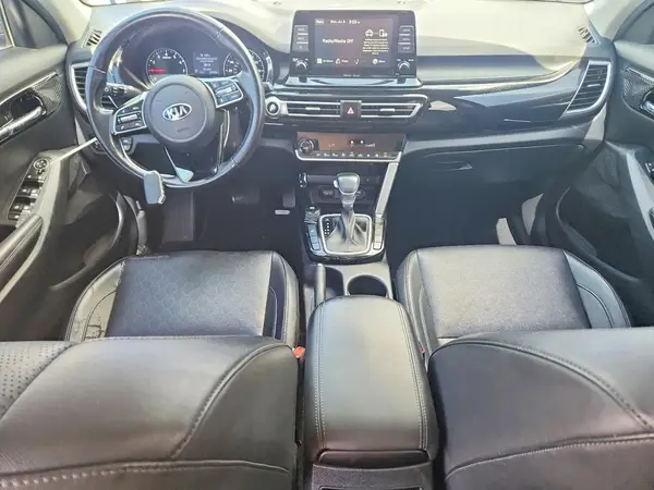 KNDERCAA8M7088328 2021 KIA SELTOS - Image 8