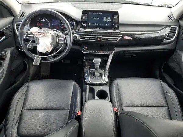 KNDERCAA8M7101935 2021 KIA SELTOS - Image 8