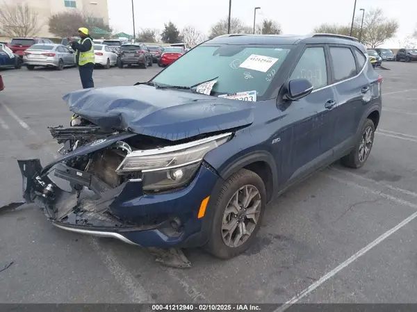 KNDERCAA8M7147944 2021 KIA SELTOS - Image 2