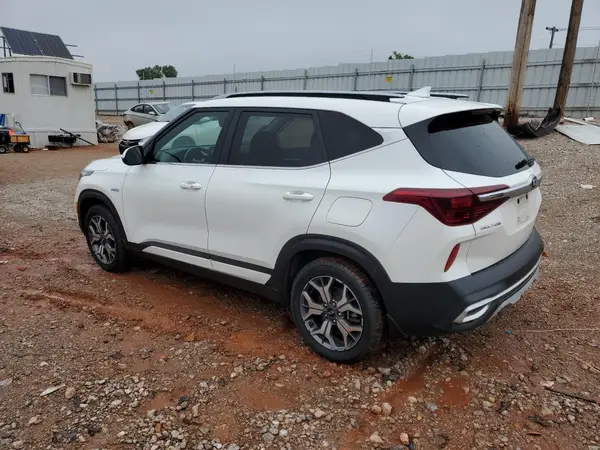 KNDERCAA8M7159883 2021 KIA SELTOS - Image 2