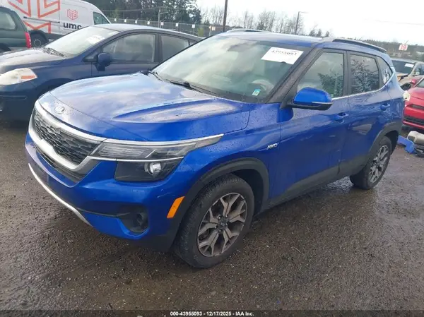 KNDERCAA8M7206247 2021 KIA SELTOS - Image 2