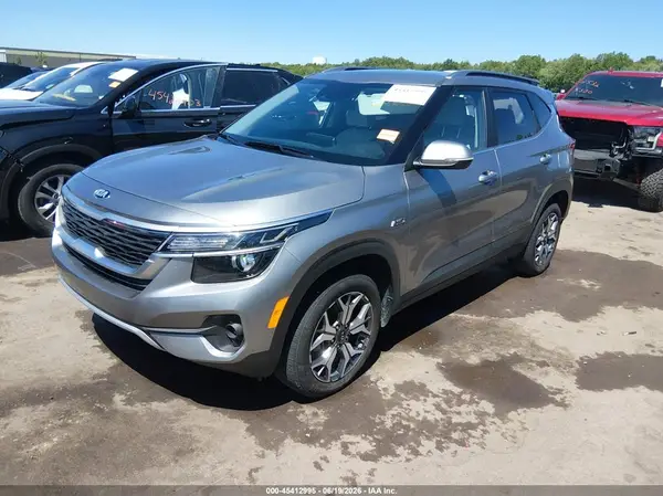 KNDERCAA8M7218415 2021 KIA SELTOS - Image 2