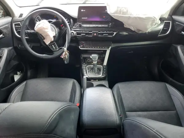 KNDERCAA8N7273884 2022 KIA SELTOS - Image 8