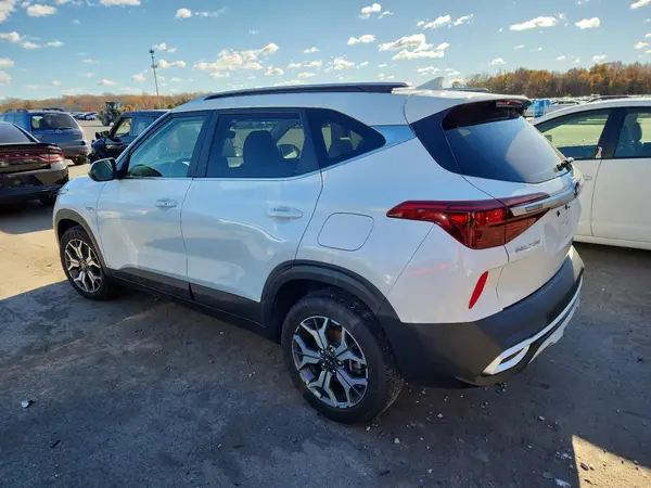 KNDERCAA9M7106786 2021 KIA SELTOS - Image 2