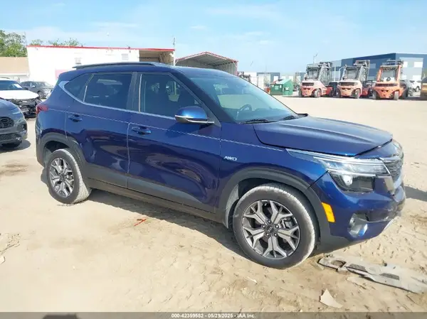 KNDERCAA9M7122793 2021 KIA SELTOS - Image 1