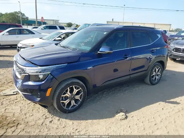 KNDERCAA9M7122793 2021 KIA SELTOS - Image 2