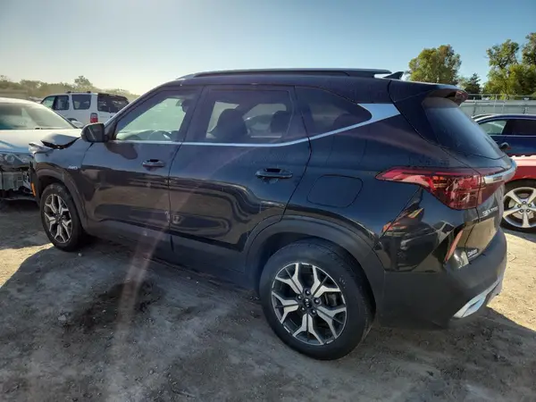 KNDERCAA9M7143773 2021 KIA SELTOS - Image 2