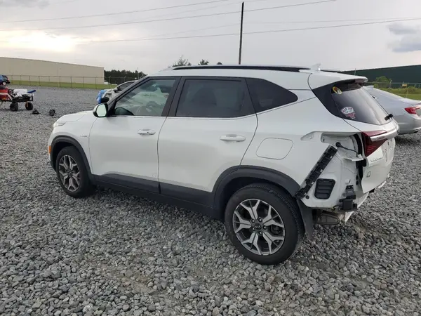 KNDERCAA9M7168964 2021 KIA SELTOS - Image 2