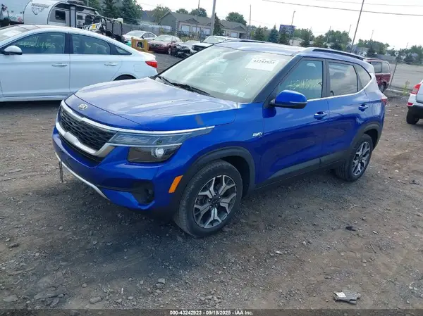 KNDERCAA9M7183674 2021 KIA SELTOS - Image 2