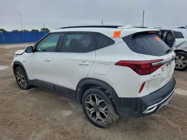 KNDERCAA9M7205950 2021 KIA SELTOS - Image 2