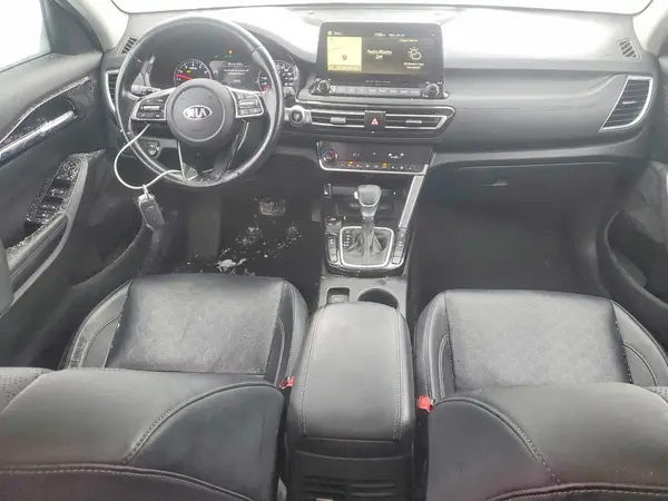 KNDERCAAXM7065410 2021 KIA SELTOS - Image 8