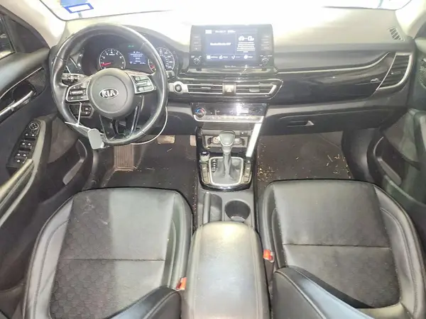 KNDERCAAXM7065925 2021 KIA SELTOS - Image 8