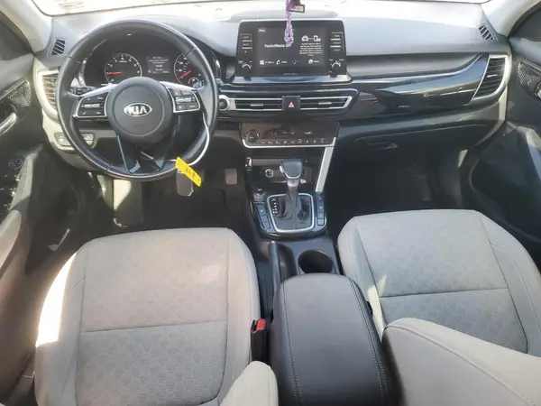 KNDERCAAXM7092557 2021 KIA SELTOS - Image 8
