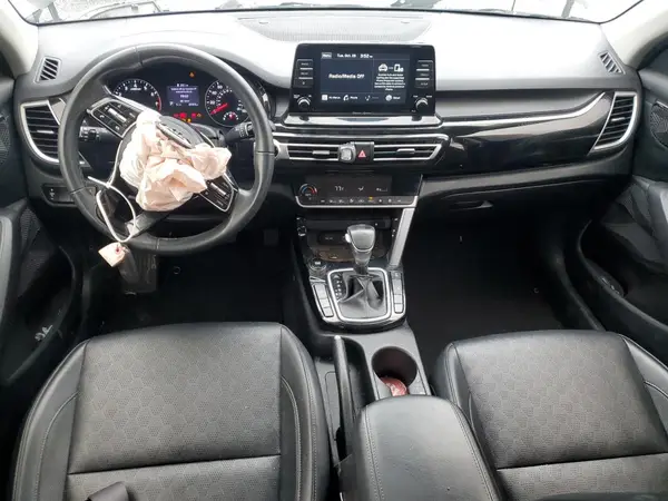 KNDERCAAXM7096950 2021 KIA SELTOS - Image 8