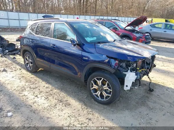 KNDERCAAXM7117697 2021 KIA SELTOS - Image 1
