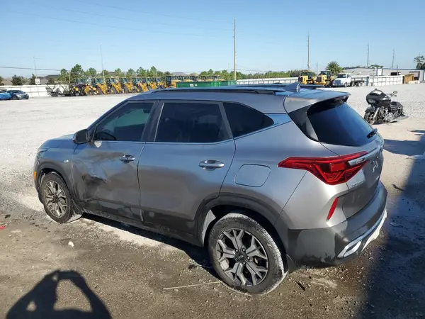 KNDERCAAXM7131177 2021 KIA SELTOS - Image 2