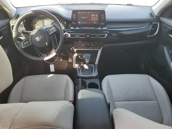 KNDERCAAXM7131177 2021 KIA SELTOS - Image 8