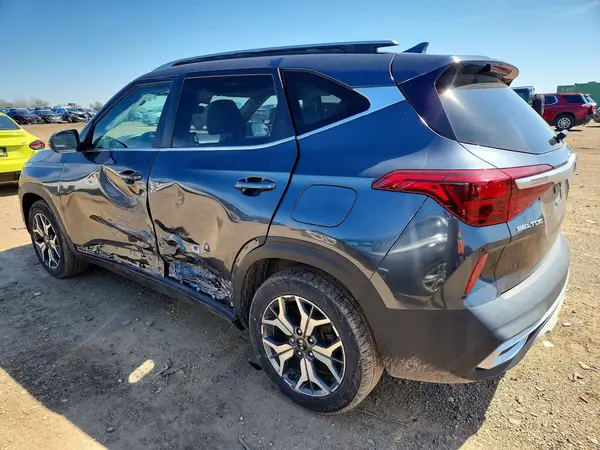 KNDERCAAXM7135990 2021 KIA SELTOS - Image 2