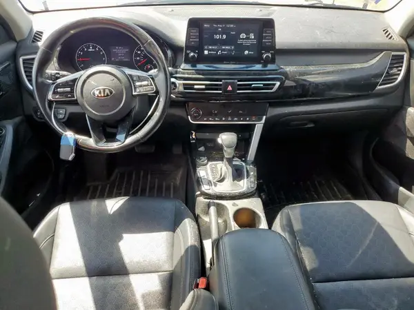 KNDERCAAXM7137318 2021 KIA SELTOS - Image 8