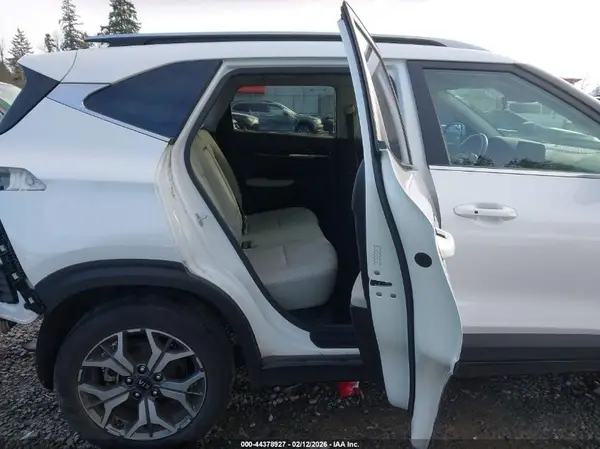 KNDERCAAXM7175616 2021 KIA SELTOS - Image 8