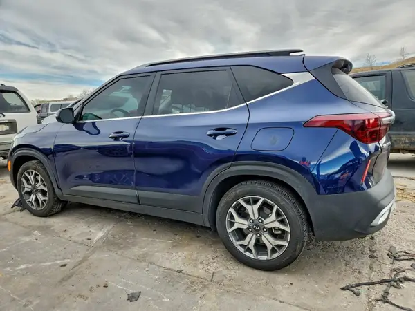 KNDERCAAXM7179276 2021 KIA SELTOS - Image 2