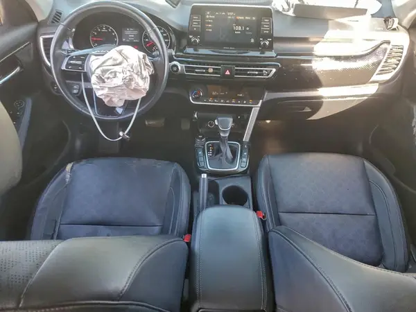 KNDERCAAXM7220909 2021 KIA SELTOS - Image 8