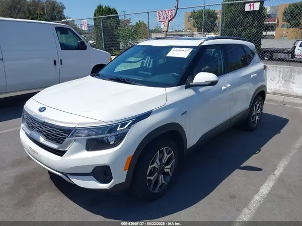KNDERCAAXM7225530 2021 KIA SELTOS - Image 2