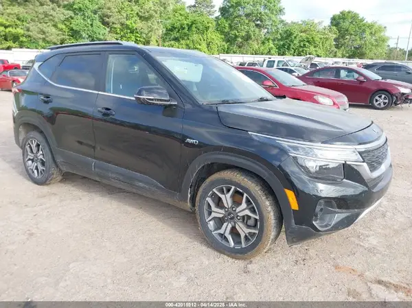 KNDERCAAXM7228380 2021 KIA SELTOS - Image 1