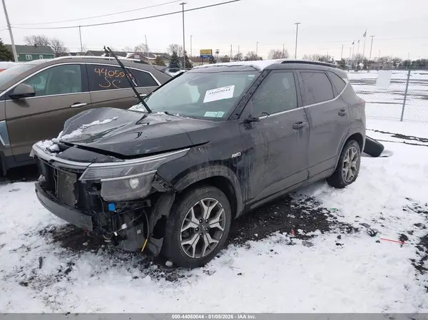 KNDERCAAXN7237825 2022 KIA SELTOS - Image 2