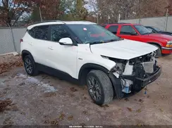 KNDERCAAXN7262742 2022 KIA SELTOS