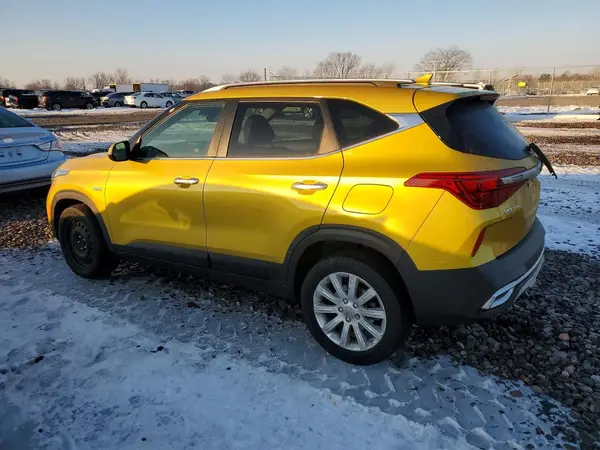 KNDETCA20M7129786 2021 KIA SELTOS - Image 2