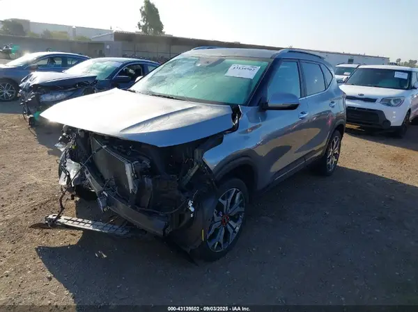 KNDETCA20M7203871 2021 KIA SELTOS - Image 2