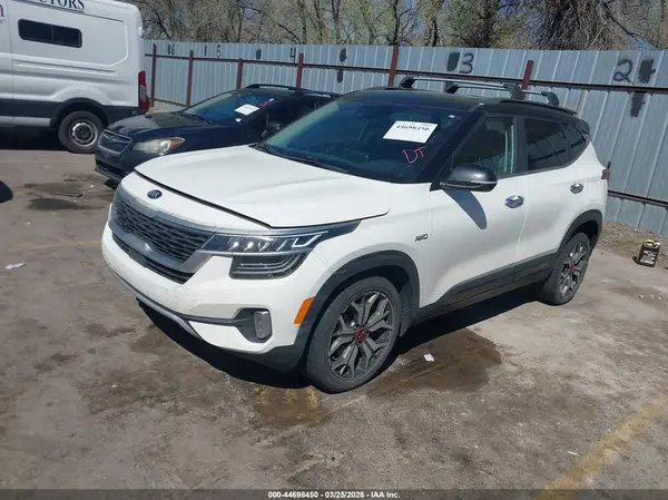 KNDETCA21M7055147 2021 KIA SELTOS - Image 2