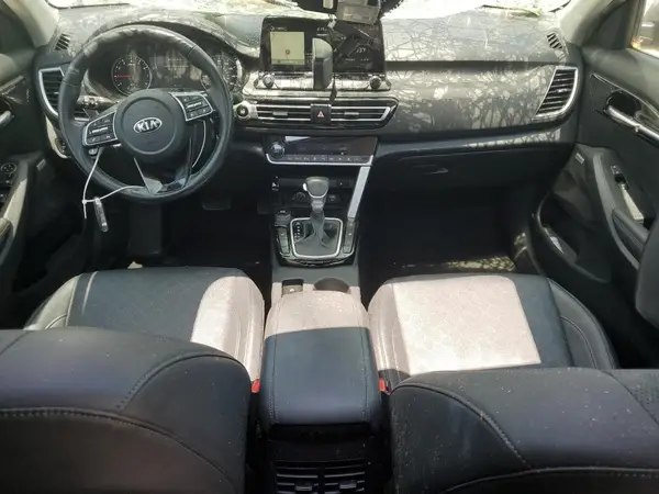 KNDETCA21M7085880 2021 KIA SELTOS - Image 8