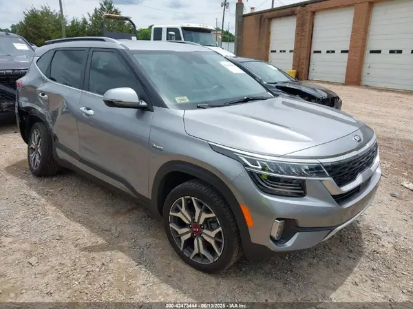 KNDETCA21M7143521 2021 KIA SELTOS - Image 1