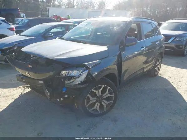 KNDETCA21M7166166 2021 KIA SELTOS - Image 2