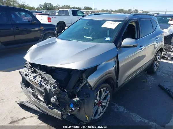 KNDETCA22M7058882 2021 KIA SELTOS - Image 2