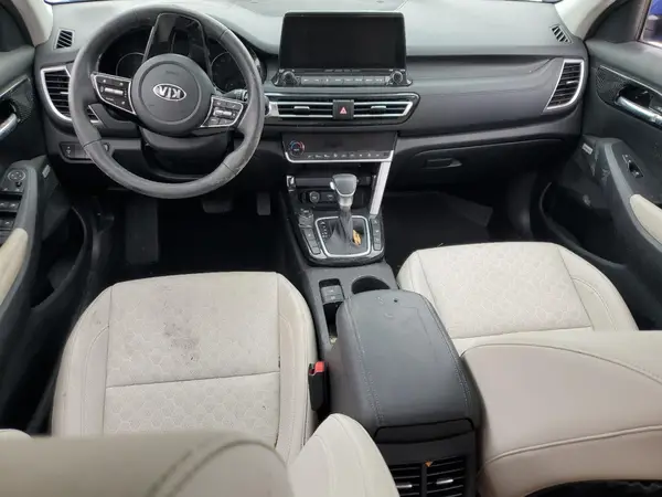 KNDETCA22M7090246 2021 KIA SELTOS - Image 8