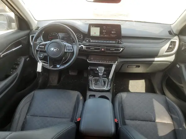 KNDETCA22M7164071 2021 KIA SELTOS - Image 8