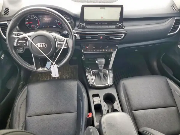 KNDETCA22M7211762 2021 KIA SELTOS - Image 8
