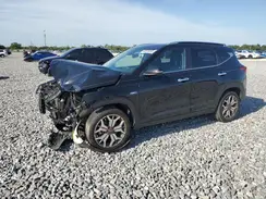 KNDETCA23M7037118 2021 KIA SELTOS