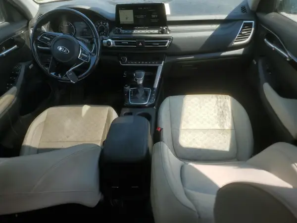 KNDETCA23M7080213 2021 KIA SELTOS - Image 8