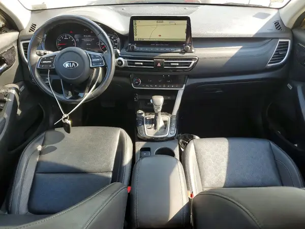 KNDETCA23M7106602 2021 KIA SELTOS - Image 8