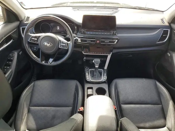 KNDETCA23M7115252 2021 KIA SELTOS - Image 8