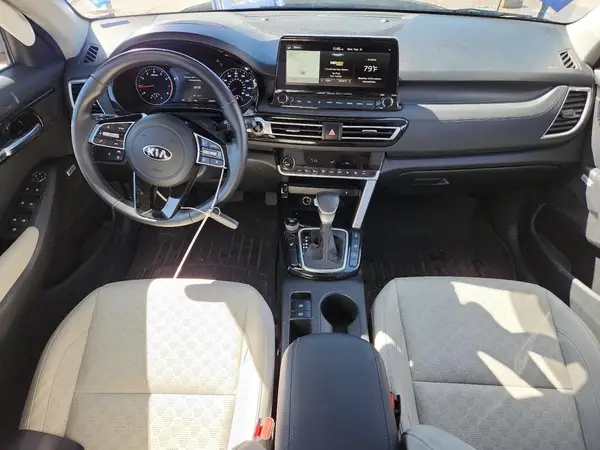 KNDETCA23M7184751 2021 KIA SELTOS - Image 8